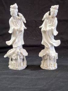 lot 37 image: Ceramic Asian Figurines