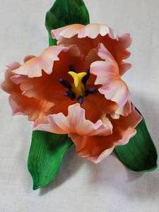 lot 45 image: Lenox Hand Painted Parrot Tulip 1989