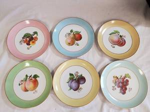 lot 47 image: Vintage Bavaria 8.25 Fruit Plates