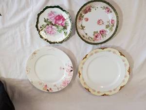 lot 49 image: Haviland Limoges & Bavaria Decorative Plates, Vintage
