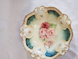 lot 53 image: Vintage Floral Decorative Prussia Bowl