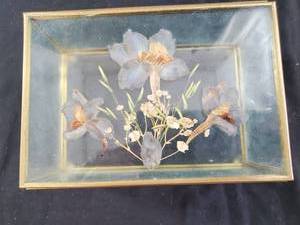 lot 64 image: Vintage Brass & Glass Trinket Box