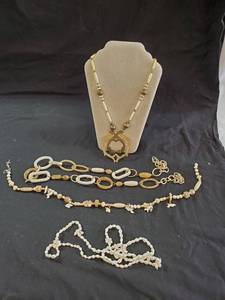 lot 76 image: 4 Vintage Natural Looking Necklaces