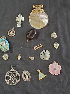 lot 80 image: Various Charms & Pendants