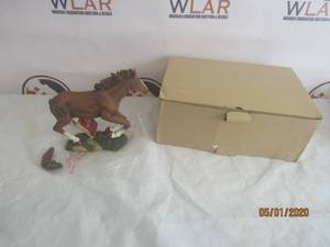 lot 11 image: NEW IN BOX PREMIUM QUALITY RED SHED TRADE MARK RUNNING HORSE STATUETTE&nbsp&nbspHORSE TAIL NEEDS REPAIR .ALL PIECES ARE PRESENT