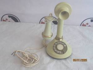 lot 17 image: VINTAGE DECO-TEL 1059447 THE CANDLE STICK TELEPHONE&nbsp