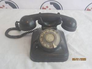lot 18 image: ANTIQUE ENTEL ARGENTINA BAKELITE DESK TELEPHONE&nbsp