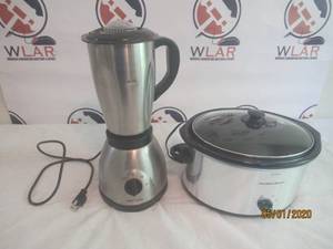 lot 41 image: TOTAL OF 2 ELECTRIC KITCHEN APPLIANCES&nbsp&nbsp- STAINLESS STEEL HAMILTON BEACH CROCK POT&nbsp&nbsp- STAINLESS STEEL&nbsp BETTY CROCKER&nbsp 48 OZ BLENDER&nbsp