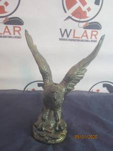 lot 59 image: VINTAGE EAGLE FRENCH GLIDED BRONZE LAMP BASE&nbsp