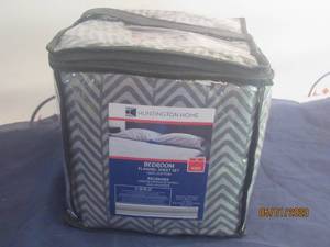 lot 82 image: HUNTINGTON HOME KING SIZE FLANNEL SHEET SET&nbsp