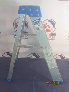lot 85 image: WARNER 26 MIGHTY -LITE LADDER 250LB CAPACITY&nbsp