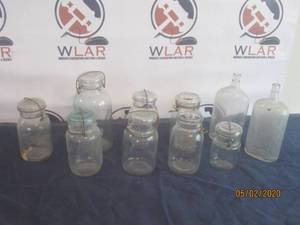 lot 126 image: TOTAL OF 10 BALL.ATLAS.E-Z SEAL VINTAGE GLASS JARS WITH WIRE BAIL &amp GLASS LIDS&nbsp