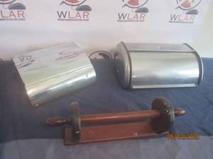 lot 127 image: MISC KITCHEN ITEMS