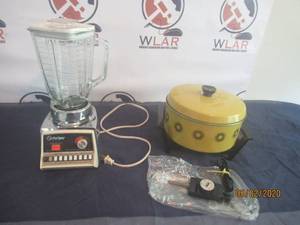lot 131 image: TOTAL OF 2 VINTAGE SMALL KITCHEN APPLIANCES&nbsp&nbsp- OSTERIZER DUAL RANGE PULSE MATIC 16 BLENDER&nbsp&nbsp- CHILTON ALUMINUM MODEL&nbsp P-400