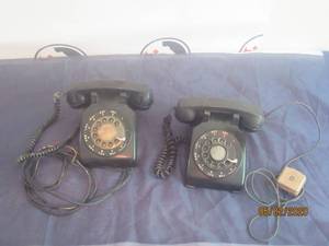lot 146 image: TOTAL OF 2 VINTAGE WESTERN BLACK ELECTRIC PHONE&nbsp