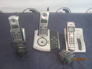 lot 148 image: TOTAL OF 3 CORDLESS PHONES&nbsp- MOTOROLA&nbsp- PANASONIC&nbsp