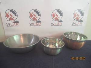 lot 150 image: TOTAL OF 3 STAINLESS STEEL MIXING BOWLS&nbsp&nbsp12 ,&nbsp 10&nbsp , 16