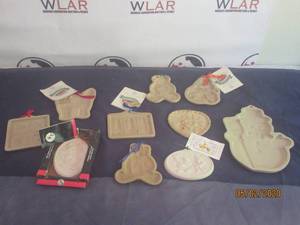lot 175 image: TOTAL OF 10 CERAMIC COOKIE MOLDS&nbsp