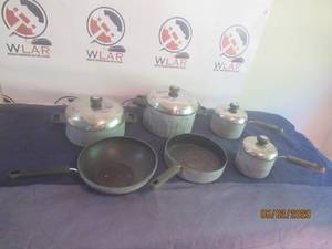 lot 180 image: 10 PC VINTAGE PERMA GLIDE COOKWARE
