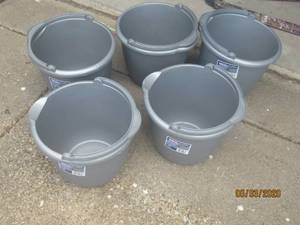 lot 207 image: TOTAL OF 5 -&nbsp 10QT STERLITE GRAY BUCKETS&nbsp
