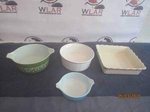 lot 223 image: TOTAL OF 4 PC&nbsp CORNING WARE , PYREX&nbsp COOKWARE , AND PAULA DEEN COOKWARE&nbsp