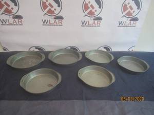 lot 226 image: TOTAL OF 6 EKCO BAKING PANS&nbsp