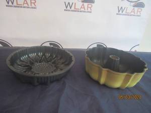 lot 227 image: TOTAL OF 2 BUNDT CAKE PANS&nbsp&nbsp- NORDIC WARE&nbsp- NORTHLAND ALUMINUM