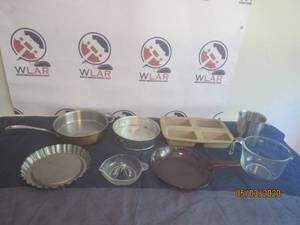 lot 228 image: TOTAL OF 7 PC KITCHEN WARE&nbsp