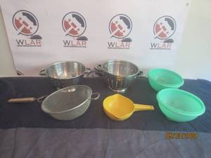 lot 230 image: TOTAL OF 6 FOOD STRAINERS COLANDERS&nbsp