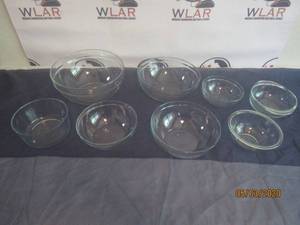 lot 232 image: TOTAL OF 8 ANCHOR HOCKING &amp PYREX GLASS MIXING BOWLS&nbsp