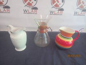 lot 264 image: TOTAL OF 3 LARGE&nbsp ANTIQUE PITCHERS&nbsp