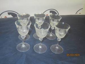 lot 266 image: TOTAL OF 6 CRISTAL DARQUES -DURAND FLORENCE WINE GLASSES FROSTED PETALS&nbsp