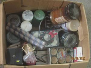 lot 274 image: &nbspGENEROUS AMOUNT OF ASSORTED CANDLES