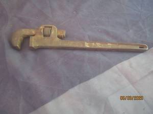 lot 290 image: WALWORTH COMPANY VINTAGE ADJUSTABLE WRENCH&nbsp