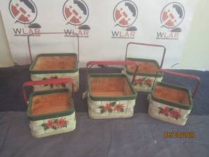 lot 294 image: TOTAL OF 5 NESTING CHRISTMAS BASKETS WITH POINSETTIA DESIGN&nbsp