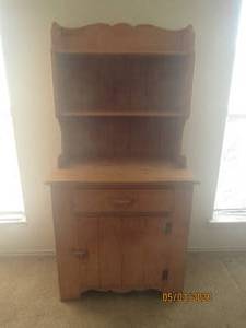 lot 341 image: VINTAGE THE CHATMAN DINING HUTCH&nbsp30 L X 16 X 62 H