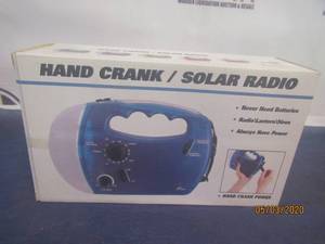 lot 344 image: NEW IN BOX BLUEBERRY HAND CRANK SOLAR RADIO&nbsp