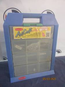 lot 345 image: RUBBERMAID ART &amp CRAFT STORAGE CONTAINER&nbsp