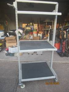 lot 352 image: DISPLAY SHELF ON CASTERS