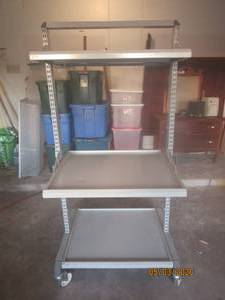 lot 362 image: DISPLAY SHELF ON CASTERS