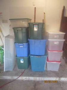 lot 363 image: TOTAL OF 12 LIDDED TOTES&nbsp