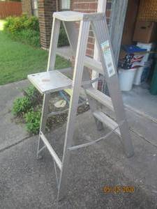 lot 186 image: KELLER 4FT LADDER&nbsp