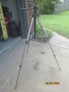 lot 196 image: VELBON 7000 TRIPOD