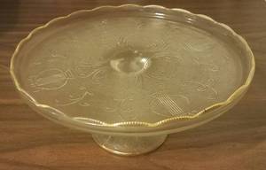lot 12 image: VINTAGE TIARA-STYLE FOOTED CAKE PLATE WITH GILDED RIM
