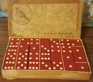 lot 17 image: VINTAGE CATALIN DOMINOES SET IN ORIGINAL BOX