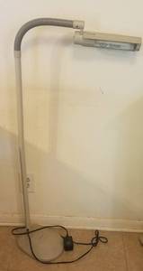 lot 19 image: OTTLITE FLOOR LAMP