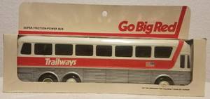 lot 24 image: VINTAGE TRAILWAYS GO BIG RED POWER BUS MODEL
