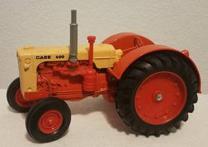 lot 29 image: VINTAGE ERTL DIE-CAST CASE 600 FARM TRACTOR (116 SCALE)