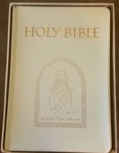 lot 36 image: VINTAGE 1956 LARGE SIZE HOLY BIBLE IN BOX