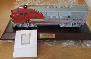 lot 50 image: AVON FINE COLLECTIBLES 1948 SANTA FE F3 DIESEL ENGINE BY LIONEL (NEW IN BOX)